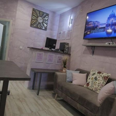Stella Di Notte Vip Vandrarhem Belgrad Exteriör bild