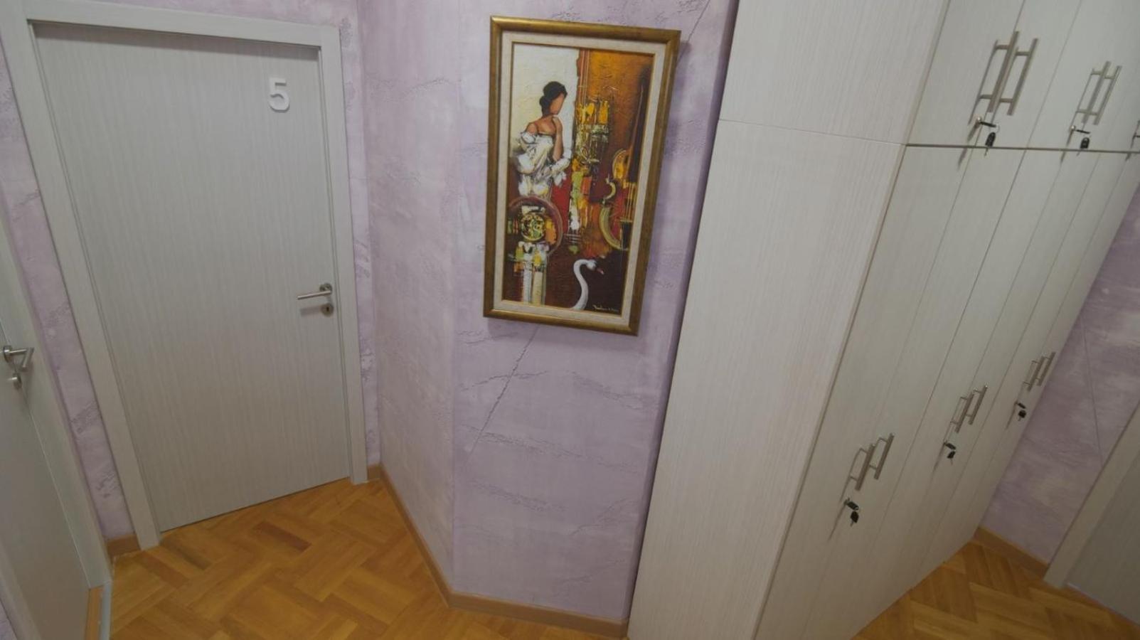 Stella Di Notte Vip Vandrarhem Belgrad Exteriör bild